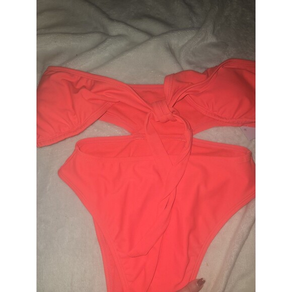 Wild Fable Bathingsuit Size Small 4/6. NWT Bright and beautiful. - Picture 3 of 6